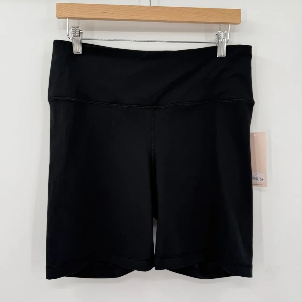 NWT Yogalicious Lux Everyday 7